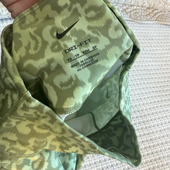 Nike Other - Nike Camo Green Dri-FIT Women's leggings